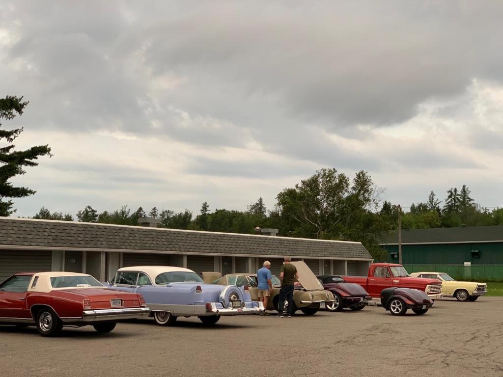 Ambassador Motel スーセントマリー エクステリア 写真