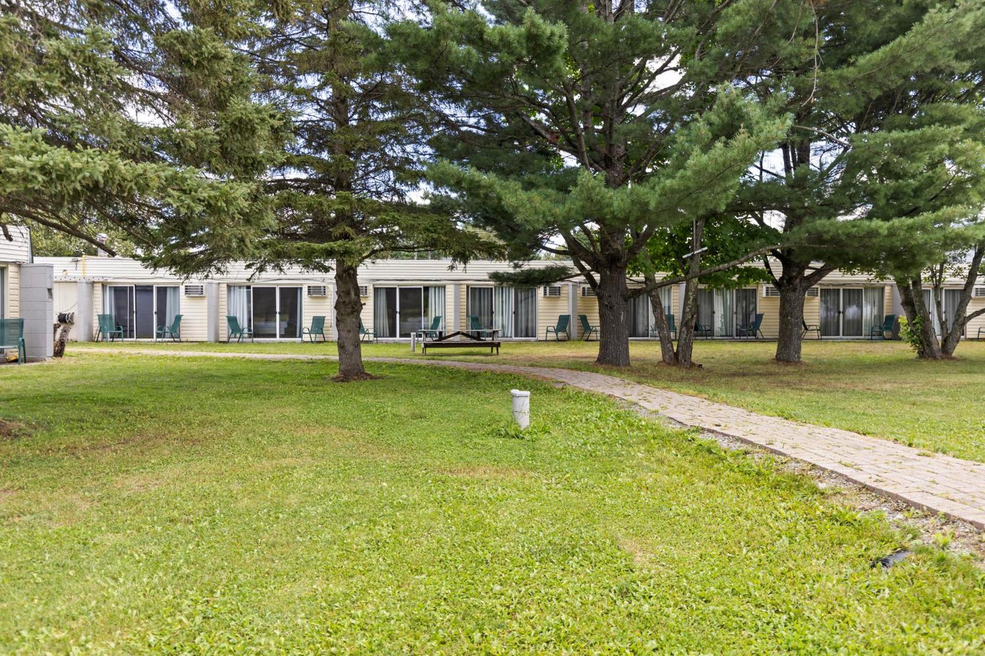 Ambassador Motel スーセントマリー エクステリア 写真
