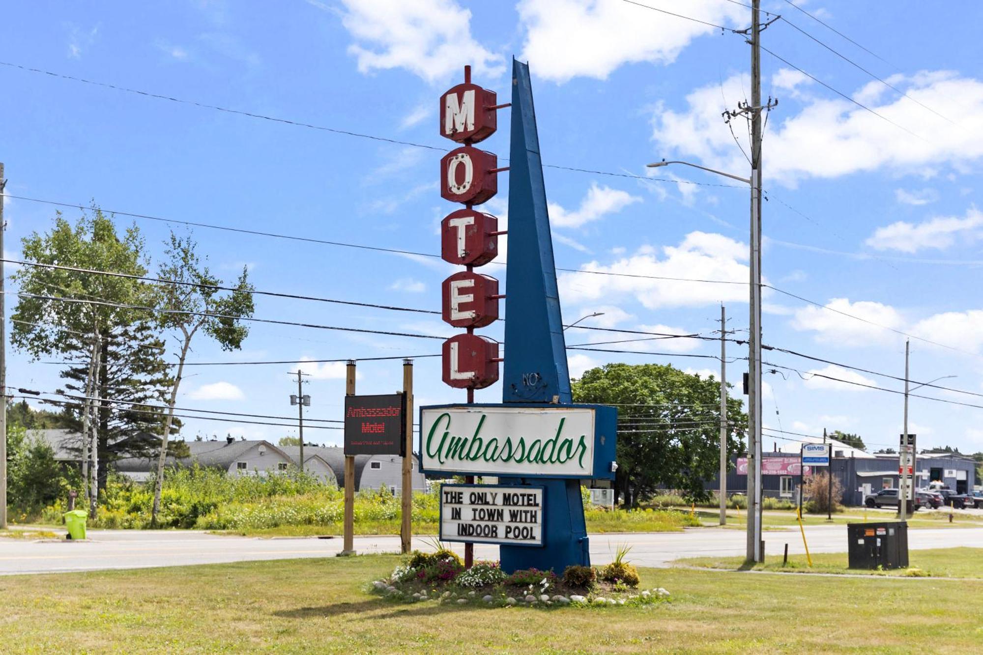 Ambassador Motel スーセントマリー エクステリア 写真