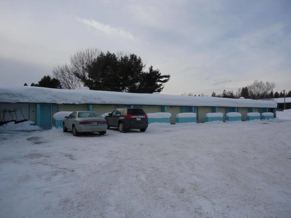 Ambassador Motel スーセントマリー エクステリア 写真